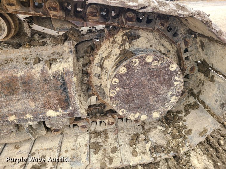 image for item IF9390 2004 John Deere 450C LC  excavator