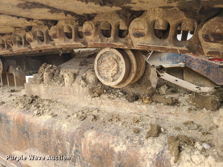 image for item IF9390 2004 John Deere 450C LC  excavator