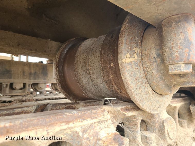 image for item IF9390 2004 John Deere 450C LC  excavator