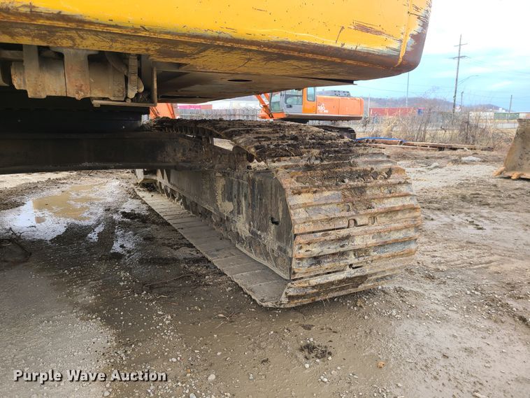 image for item IF9390 2004 John Deere 450C LC  excavator