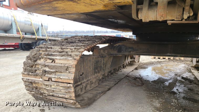 image for item IF9390 2004 John Deere 450C LC  excavator