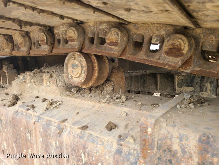 image for item IF9390 2004 John Deere 450C LC  excavator