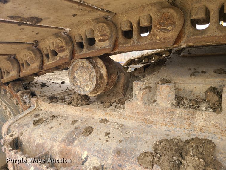 image for item IF9390 2004 John Deere 450C LC  excavator