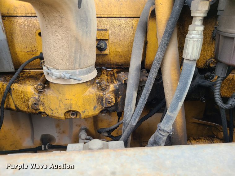 image for item IF9390 2004 John Deere 450C LC  excavator