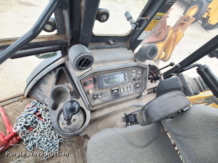 image for item IF9395 2006 John Deere 310SG  backhoe