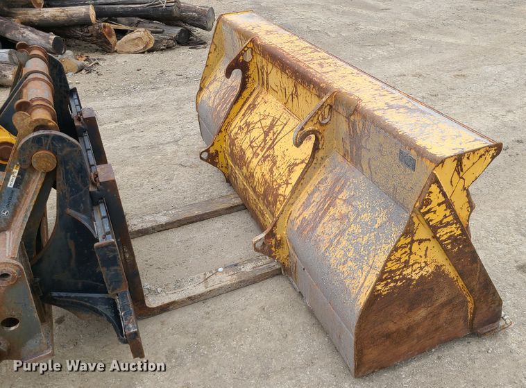 image for item IF9395 2006 John Deere 310SG  backhoe