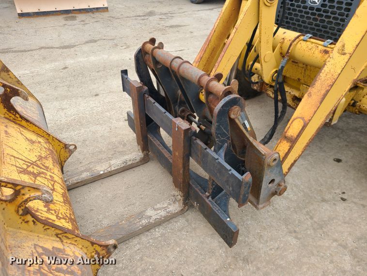 image for item IF9395 2006 John Deere 310SG  backhoe