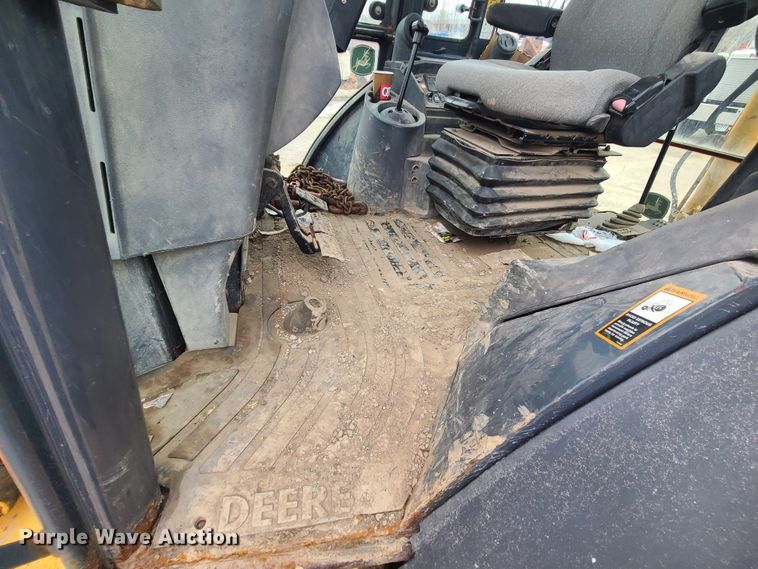 image for item IF9396 2006 John Deere 310SG  backhoe