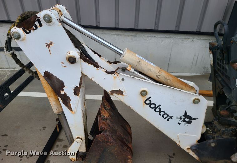 image for item IF9407 Bobcat 607 backhoe skid steer attachment