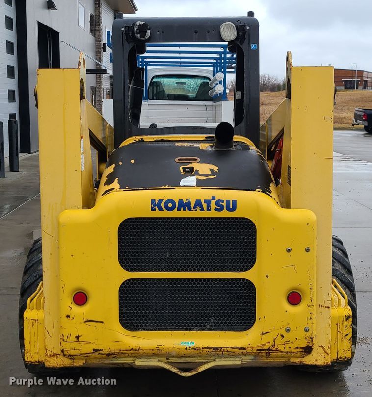 image for item IF9409 2006 Komatsu SK1020-5N  skid steer loader