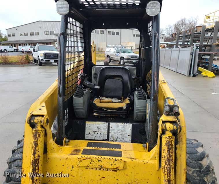 image for item IF9409 2006 Komatsu SK1020-5N  skid steer loader