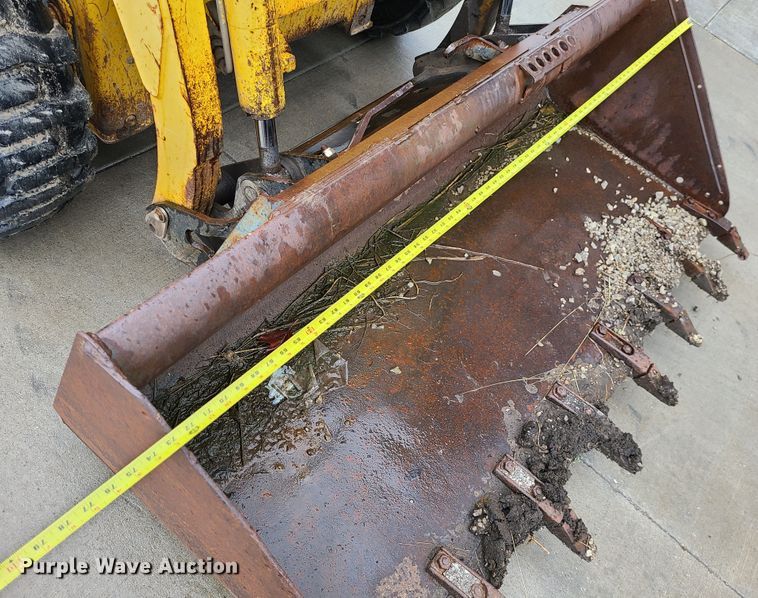 image for item IF9409 2006 Komatsu SK1020-5N  skid steer loader