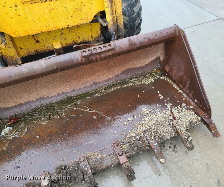 image for item IF9409 2006 Komatsu SK1020-5N  skid steer loader