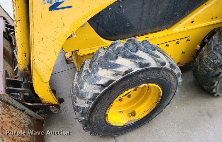 image for item IF9409 2006 Komatsu SK1020-5N  skid steer loader
