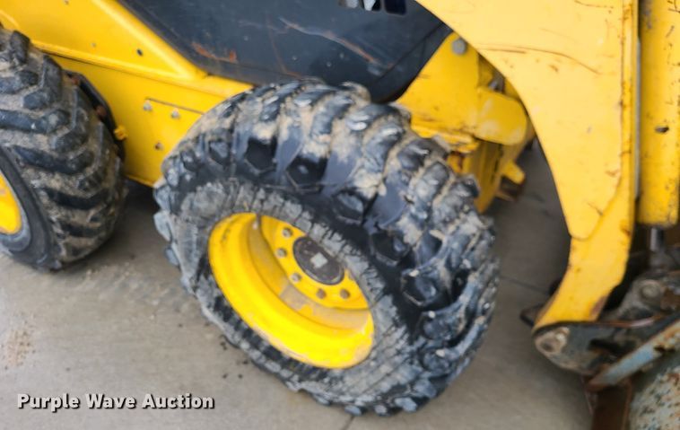 image for item IF9409 2006 Komatsu SK1020-5N  skid steer loader
