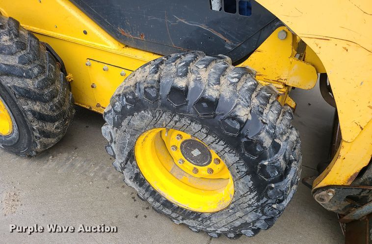 image for item IF9409 2006 Komatsu SK1020-5N  skid steer loader