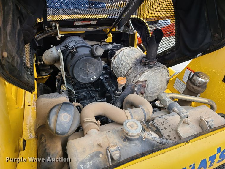 image for item IF9409 2006 Komatsu SK1020-5N  skid steer loader