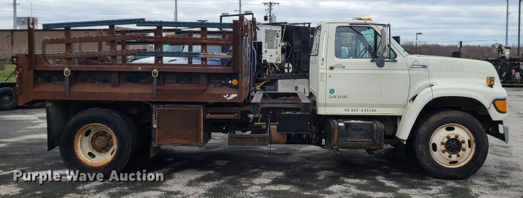 image for item IF9465 1997 Ford F800  dump truck