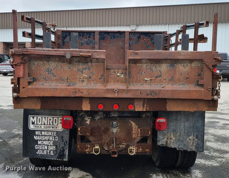 image for item IF9465 1997 Ford F800  dump truck