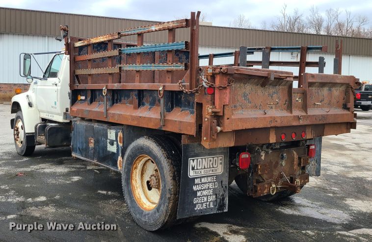 image for item IF9465 1997 Ford F800  dump truck