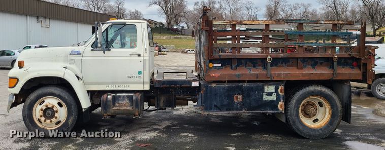 image for item IF9465 1997 Ford F800  dump truck