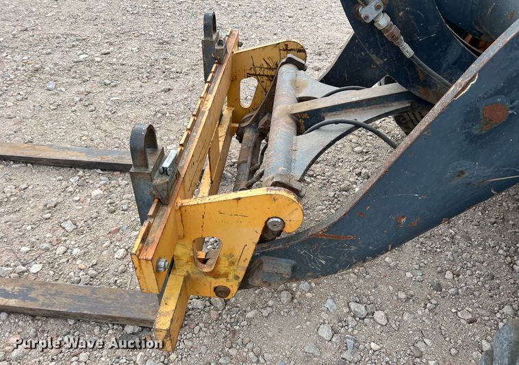 image for item IG9280 2010 John Deere 304J  wheel loader