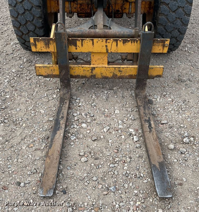 image for item IG9280 2010 John Deere 304J  wheel loader