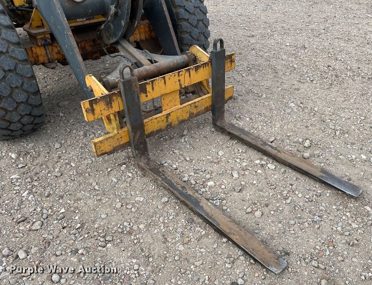 image for item IG9280 2010 John Deere 304J  wheel loader