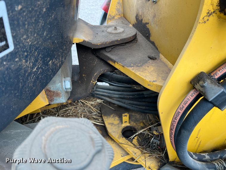 image for item IG9280 2010 John Deere 304J  wheel loader