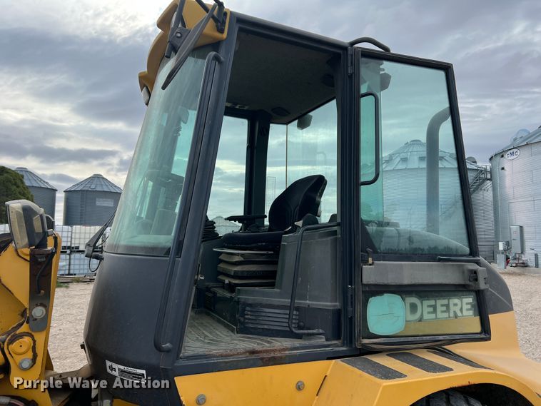 image for item IG9280 2010 John Deere 304J  wheel loader