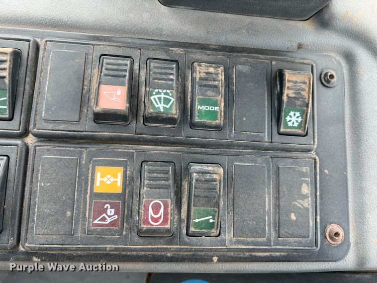 image for item IG9280 2010 John Deere 304J  wheel loader