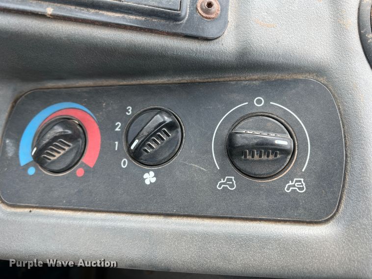 image for item IG9280 2010 John Deere 304J  wheel loader