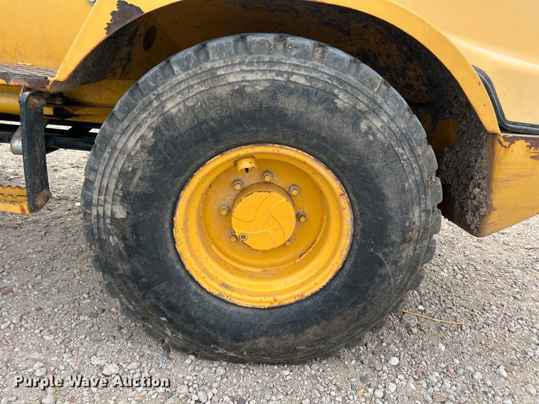 image for item IG9280 2010 John Deere 304J  wheel loader