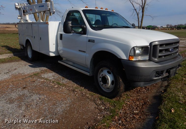 image for item IM9689 2002 Ford F550 Super Duty  utility / service truck