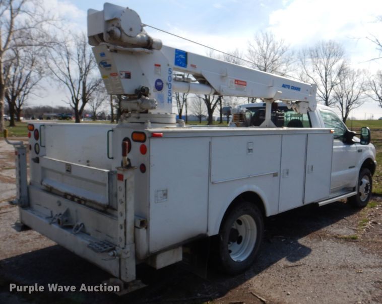 image for item IM9689 2002 Ford F550 Super Duty  utility / service truck