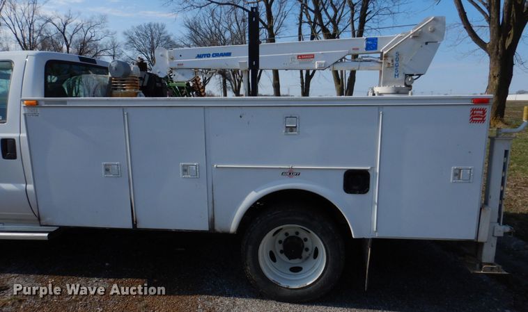 image for item IM9689 2002 Ford F550 Super Duty  utility / service truck