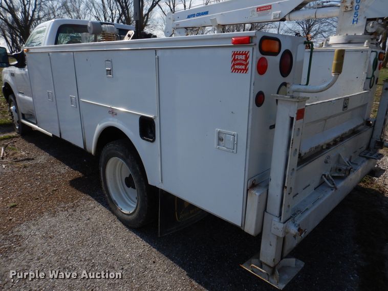 image for item IM9689 2002 Ford F550 Super Duty  utility / service truck