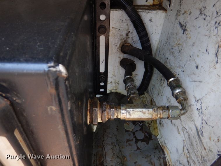 image for item IM9689 2002 Ford F550 Super Duty  utility / service truck