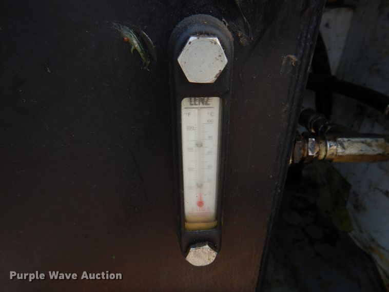 image for item IM9689 2002 Ford F550 Super Duty  utility / service truck