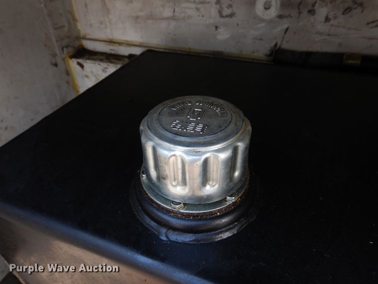 image for item IM9689 2002 Ford F550 Super Duty  utility / service truck