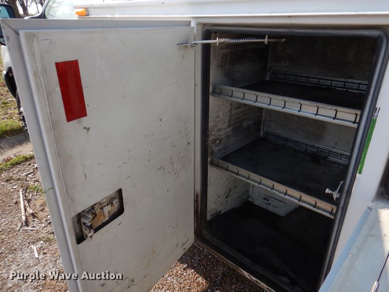 image for item IM9689 2002 Ford F550 Super Duty  utility / service truck