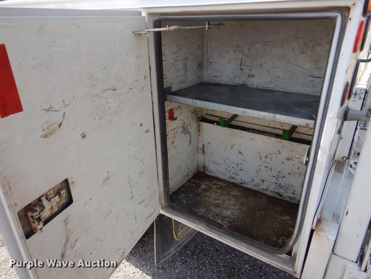 image for item IM9689 2002 Ford F550 Super Duty  utility / service truck