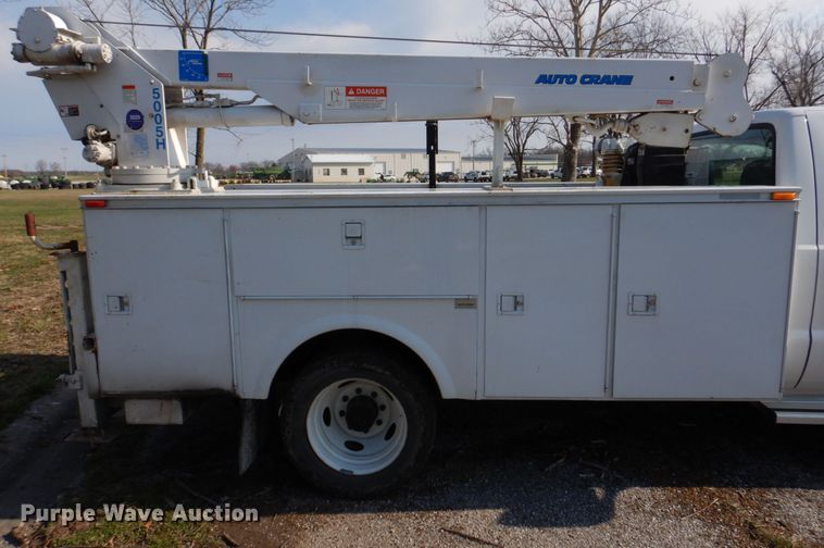 image for item IM9689 2002 Ford F550 Super Duty  utility / service truck