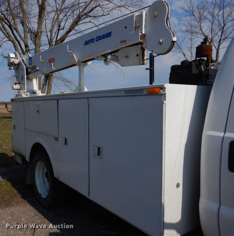 image for item IM9689 2002 Ford F550 Super Duty  utility / service truck