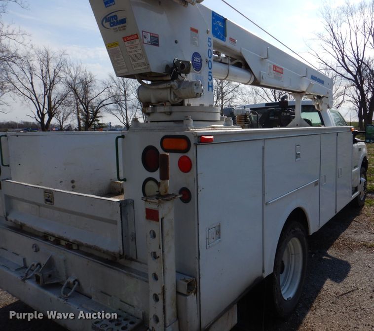 image for item IM9689 2002 Ford F550 Super Duty  utility / service truck