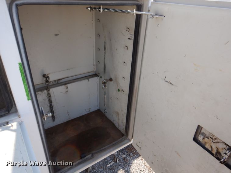 image for item IM9689 2002 Ford F550 Super Duty  utility / service truck