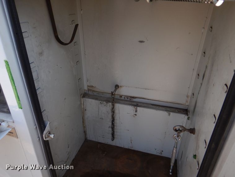 image for item IM9689 2002 Ford F550 Super Duty  utility / service truck