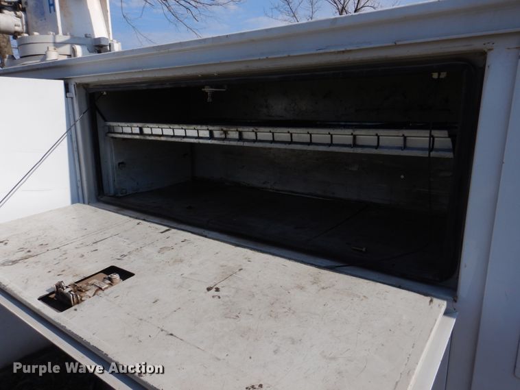 image for item IM9689 2002 Ford F550 Super Duty  utility / service truck