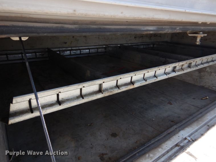 image for item IM9689 2002 Ford F550 Super Duty  utility / service truck