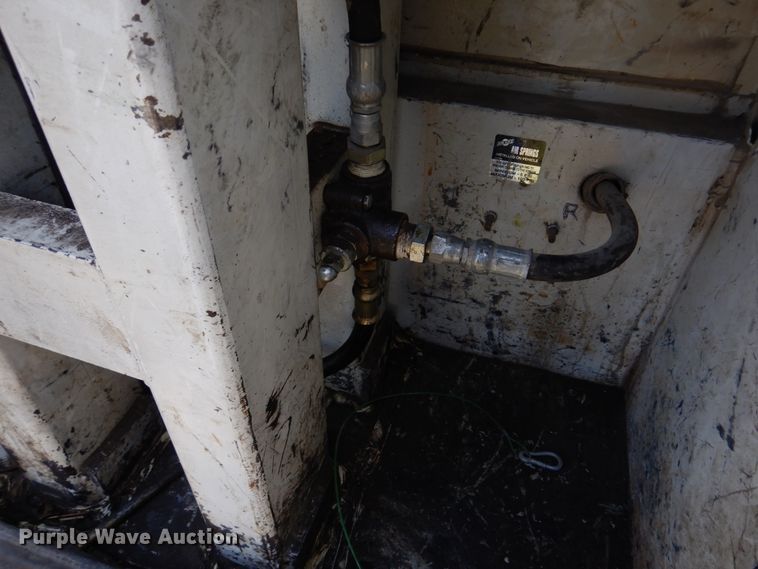 image for item IM9689 2002 Ford F550 Super Duty  utility / service truck